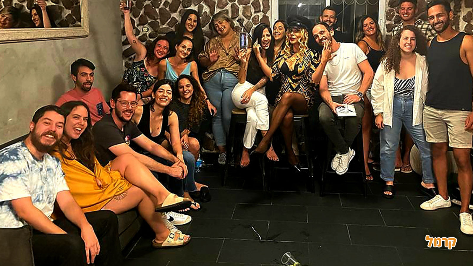 בסלון עם ג'וזי דיווין - 073-7585000