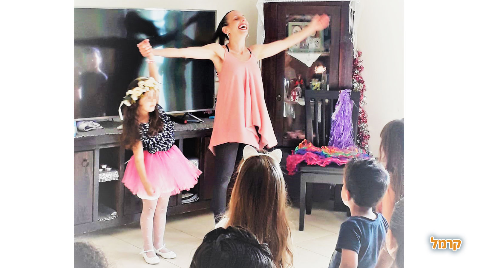 רוקדות עם רוני - 073-7025425