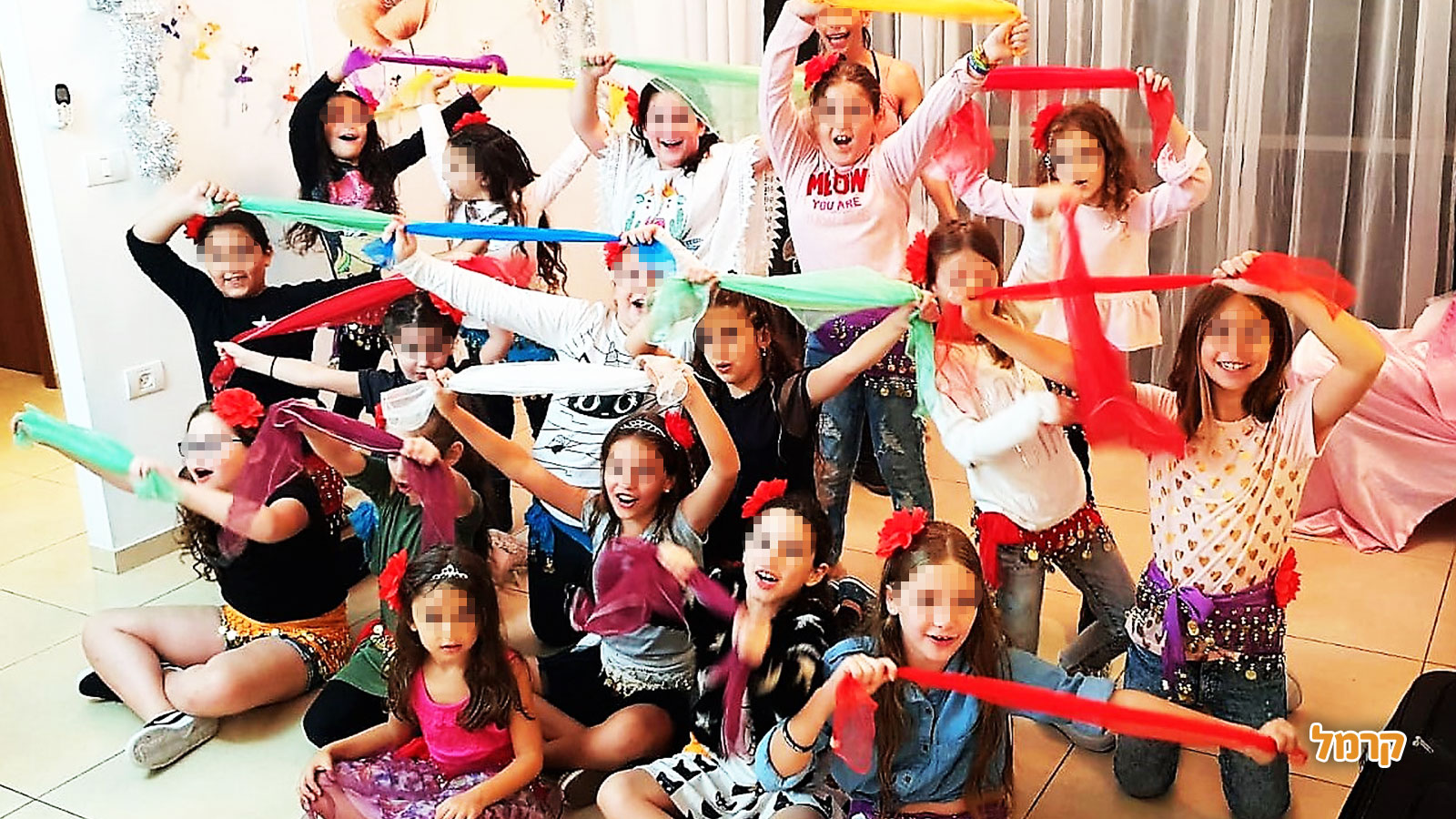 רוקדות עם רוני - 073-7025425