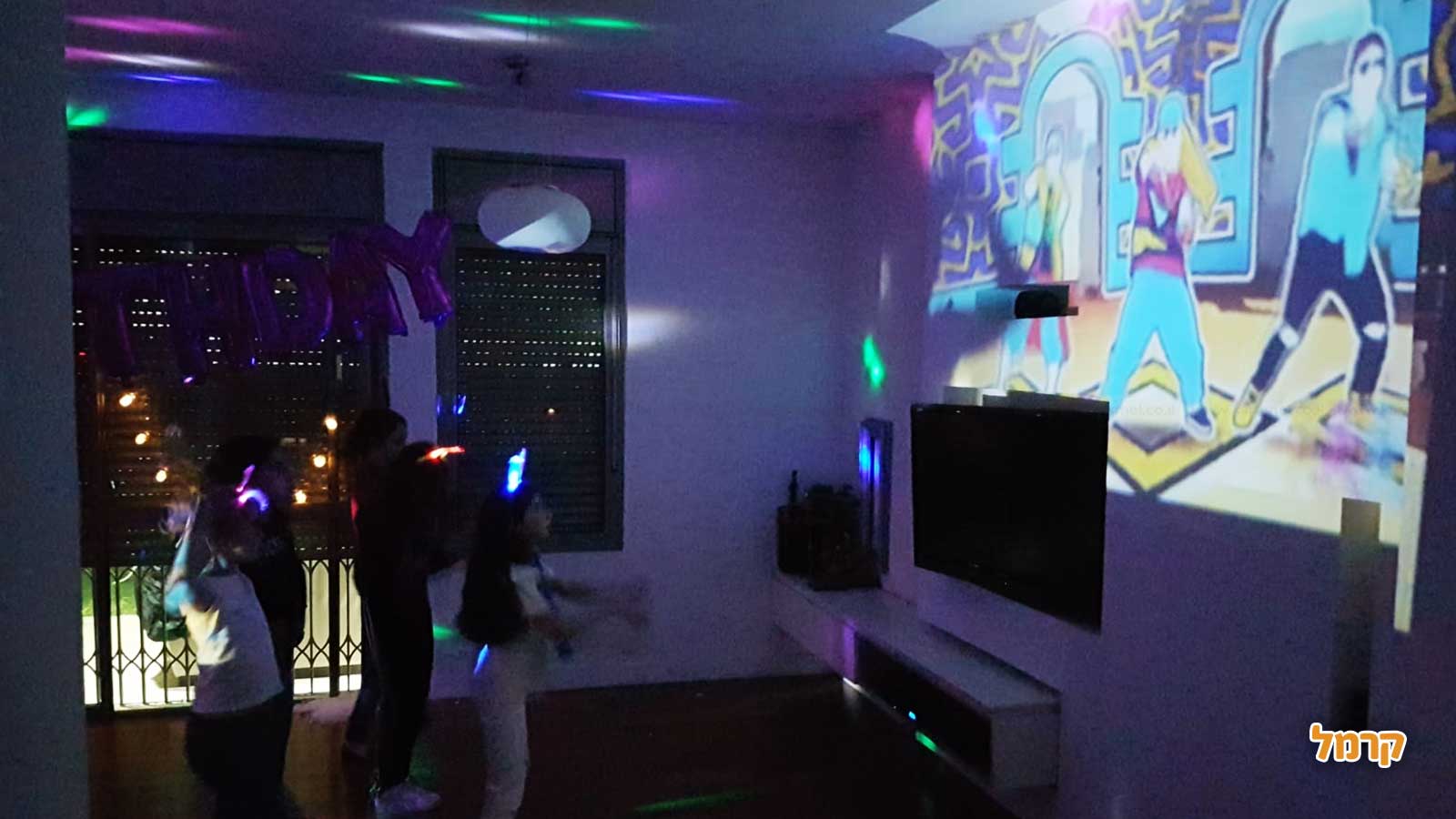 רוקדות עם רוני - 073-7025425