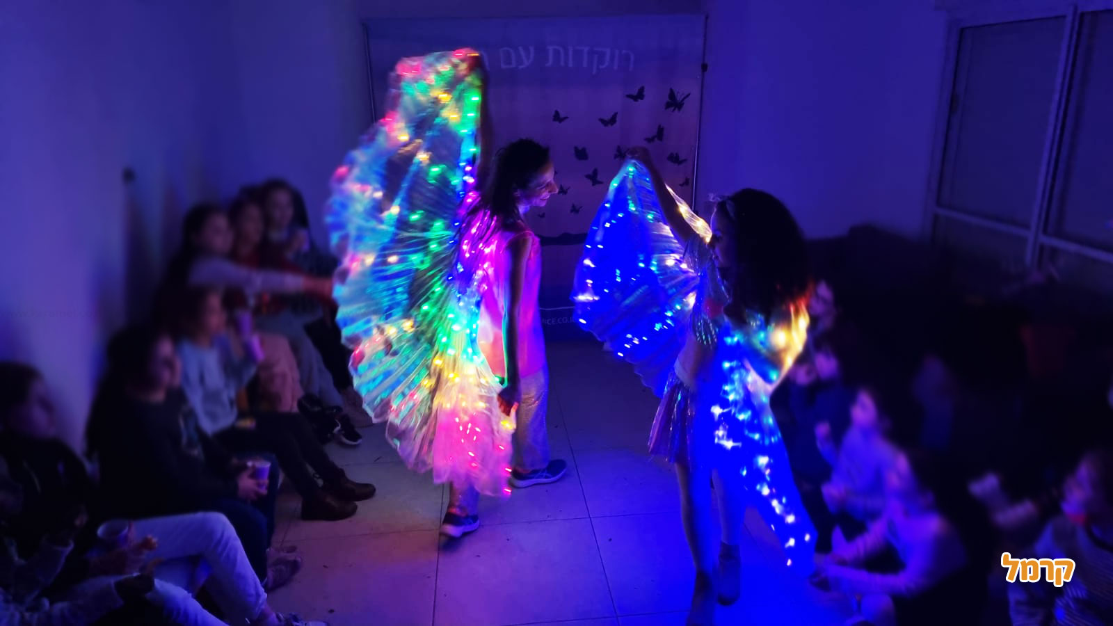 רוקדות עם רוני - 073-7025425