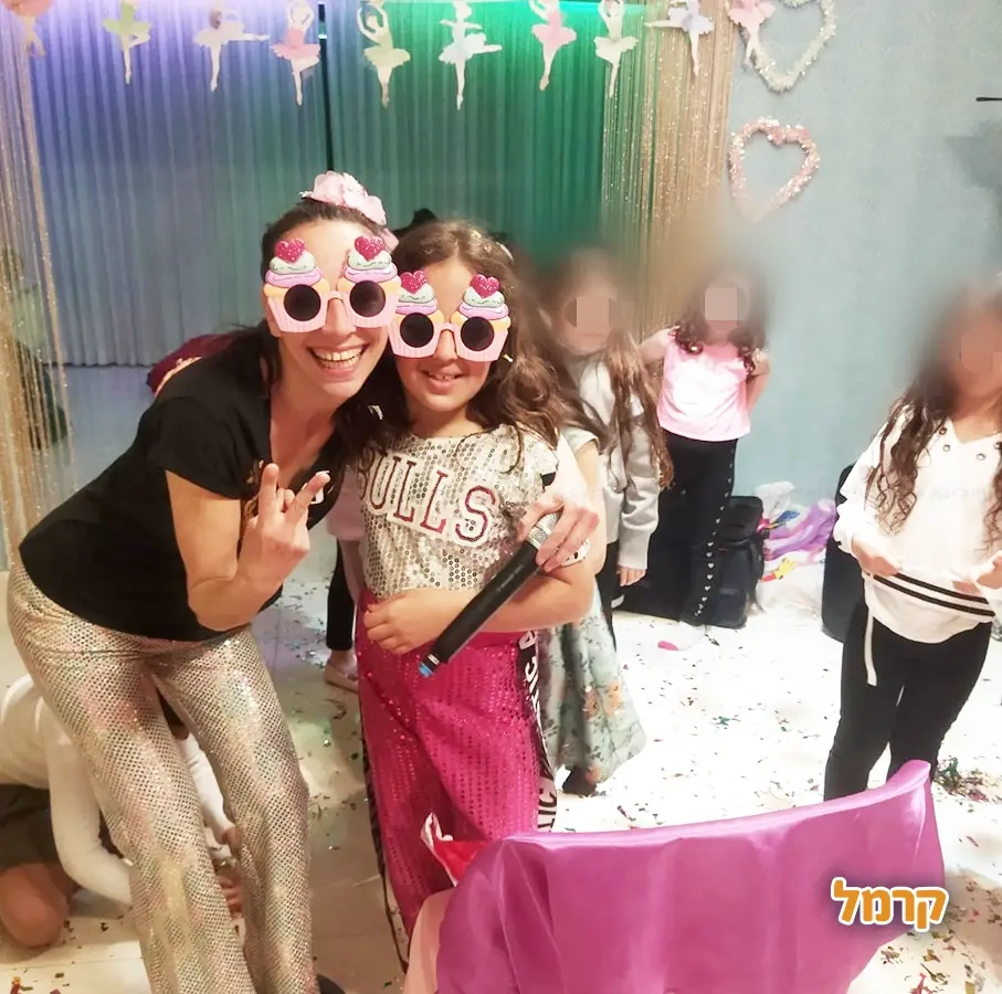 רוקדות עם רוני - 073-7025425