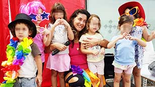 חני החייכנית הפעלות מדליקות